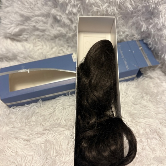 Luxurious Brown Wavy Hair Extensions - Picture 4 of 7